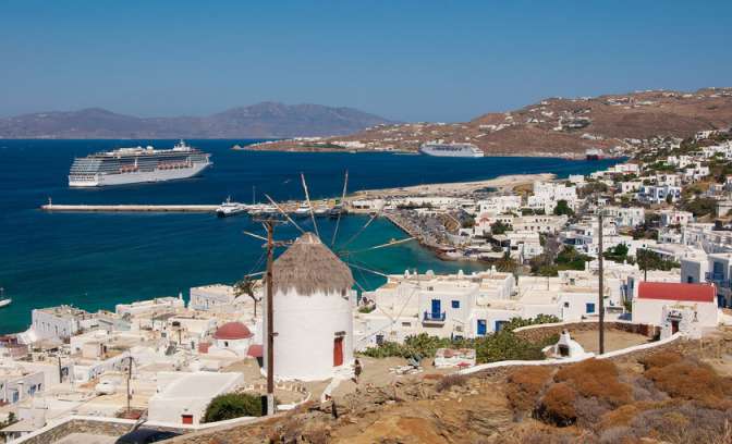 De zee en stad Mykonos