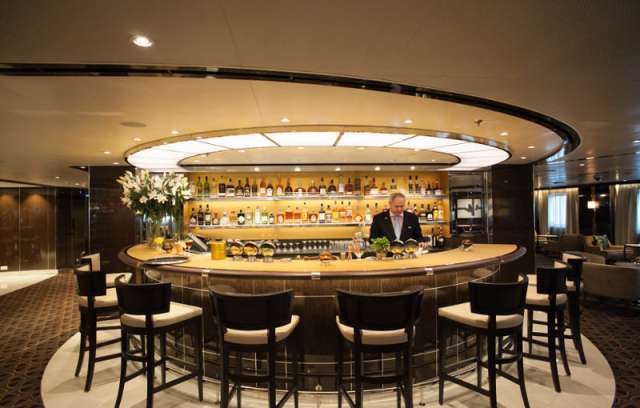 Bar op luxe cruiseschip