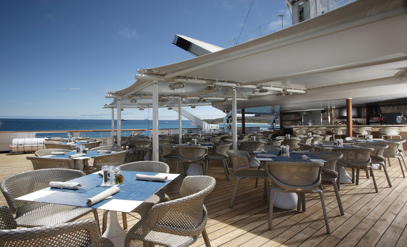 Restaurant op het dek van Silverseas cruises 