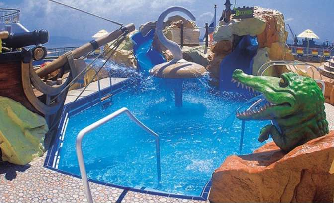 Een kinderzwembad op de norwegian Spirit