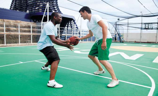 Basketbalveld op de Norwegian Epic van NCL